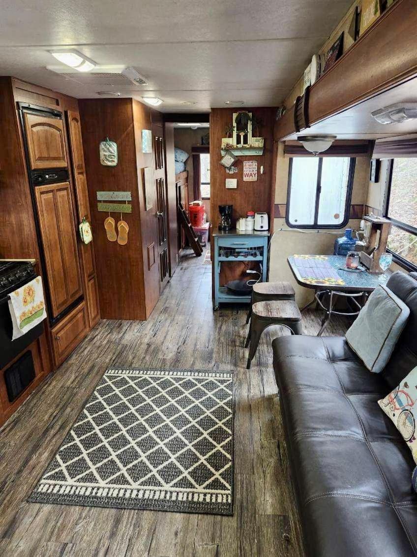 Rv Adventure Pet Friendly Campsite
